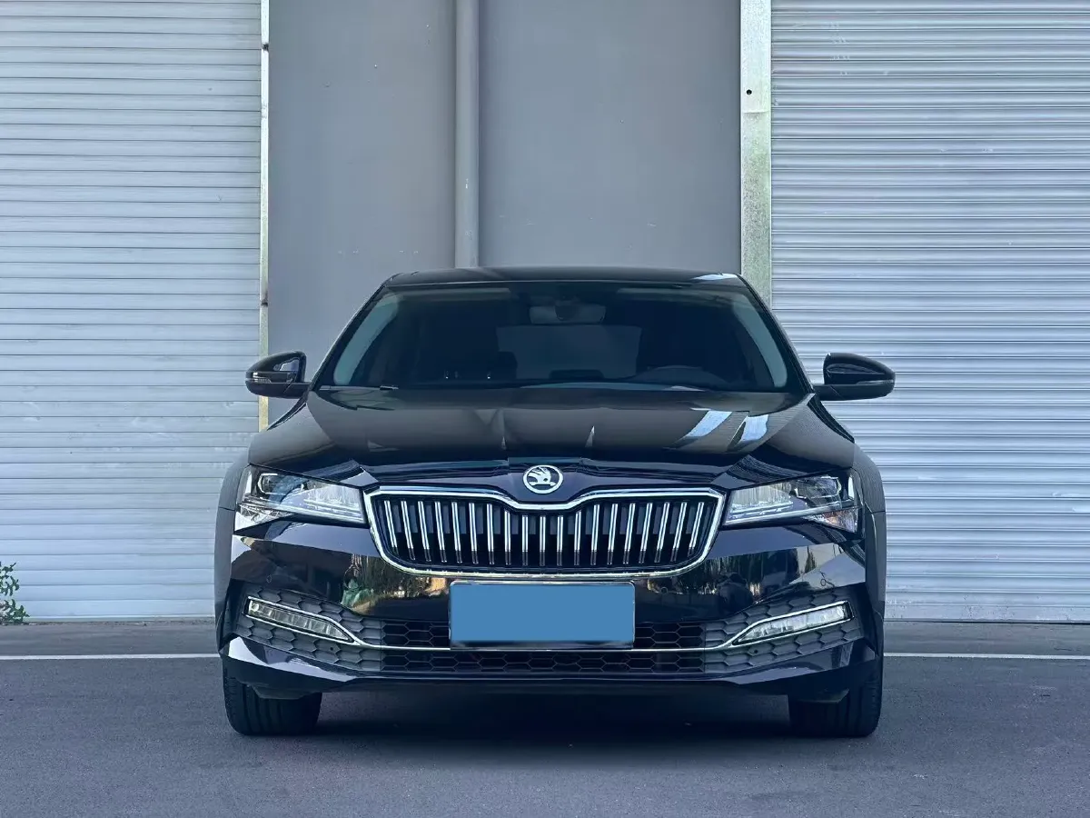 2019 Skoda Superb 1.4T 150HP L4 7DCT,autocango,china used car exporter,china ev exporter,chinese used car exporter,chinese used ev exporter