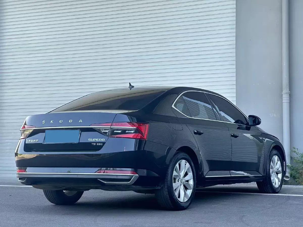 2019 Skoda Superb 1.4T 150HP L4 7DCT,autocango,china used car exporter,china ev exporter,chinese used car exporter,chinese used ev exporter