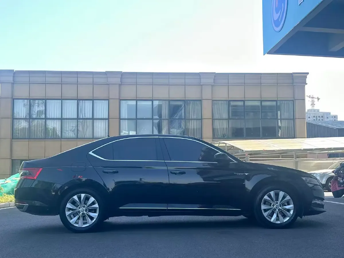 2019 Skoda Superb 1.4T 150HP L4 7DCT,autocango,china used car exporter,china ev exporter,chinese used car exporter,chinese used ev exporter