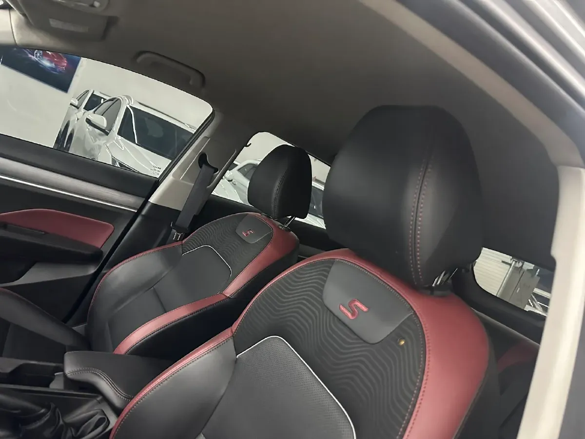 2021 Geely Coolray 1.4T 141HP L4 6MT,autocango,china used car exporter,china ev exporter,chinese used car exporter,chinese used ev exporter