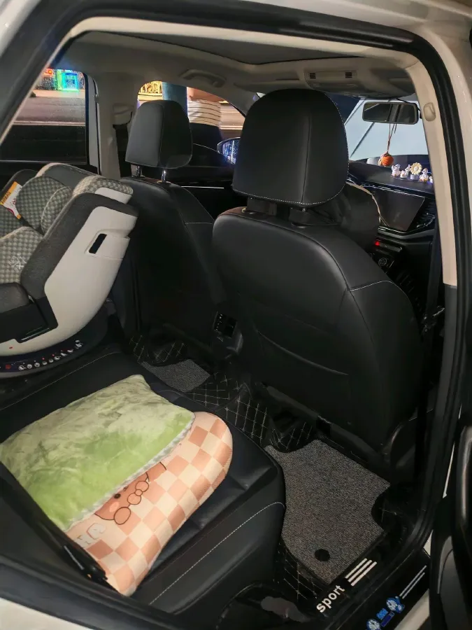 2022 Volkswagen T-Roc 1.4T 150HP L4 7DCT,autocango,china used car exporter,china ev exporter,chinese used car exporter,chinese used ev exporter