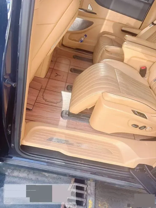 2024 Voyah Dream 1.5T 150HP L4 PHEV 43KWH,autocango,china used car exporter,china ev exporter,chinese used car exporter,chinese used ev exporter