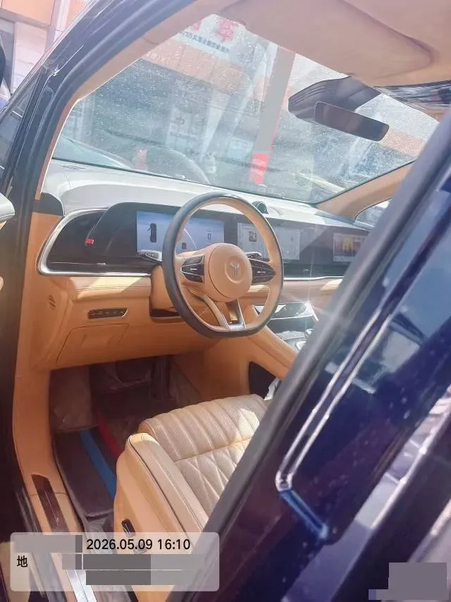2024 Voyah Dream 1.5T 150HP L4 PHEV 43KWH,autocango,china used car exporter,china ev exporter,chinese used car exporter,chinese used ev exporter