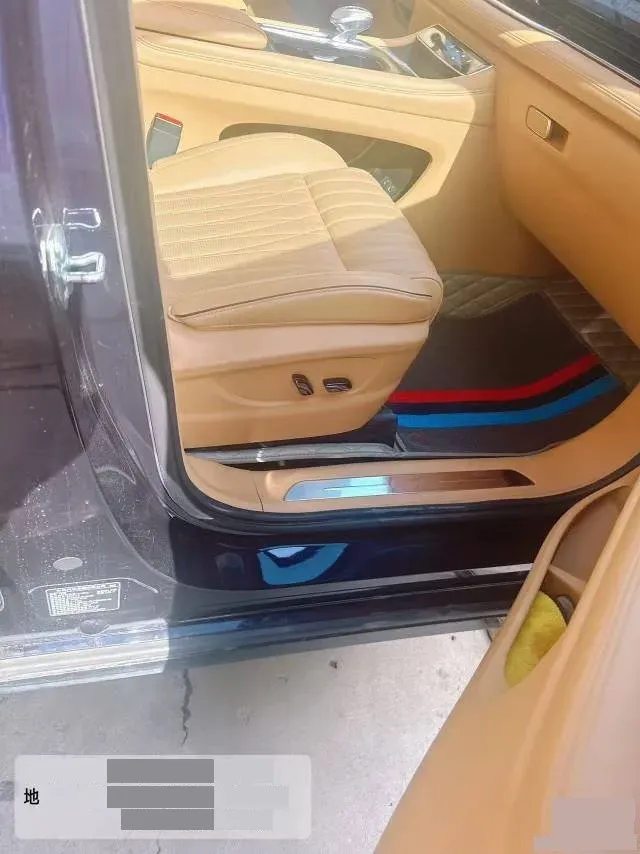 2024 Voyah Dream 1.5T 150HP L4 PHEV 43KWH,autocango,china used car exporter,china ev exporter,chinese used car exporter,chinese used ev exporter