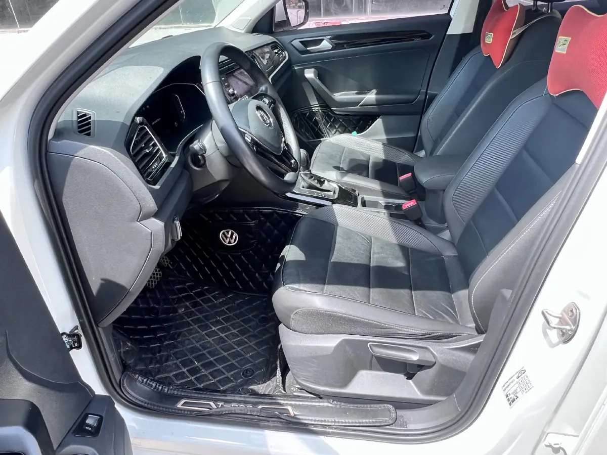 2020 Volkswagen T-Roc 1.4T 150HP L4 7DCT,autocango,china used car exporter,china ev exporter,chinese used car exporter,chinese used ev exporter