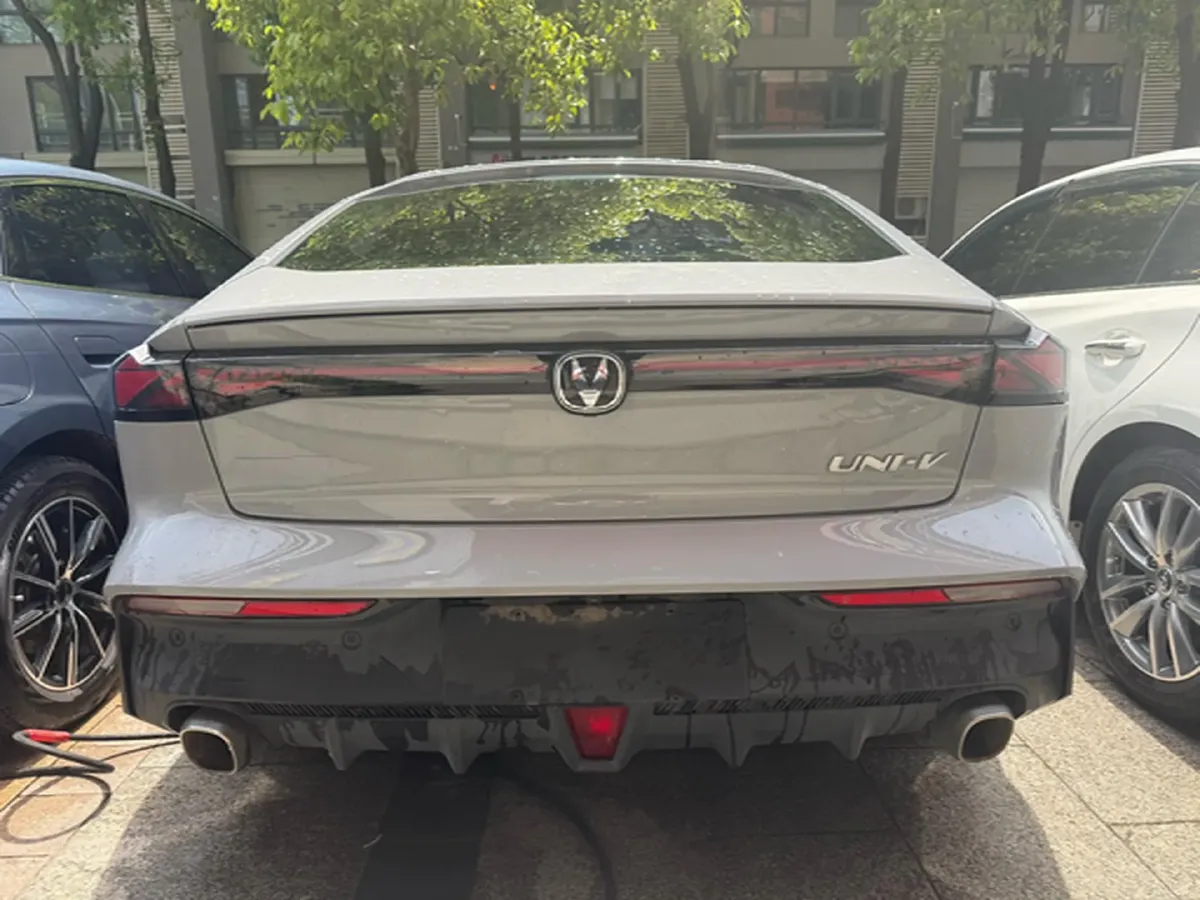 2022 ChangAn UNI-V 1.5T 188HP L4 7DCT,autocango,china used car exporter,china ev exporter,chinese used car exporter,chinese used ev exporter