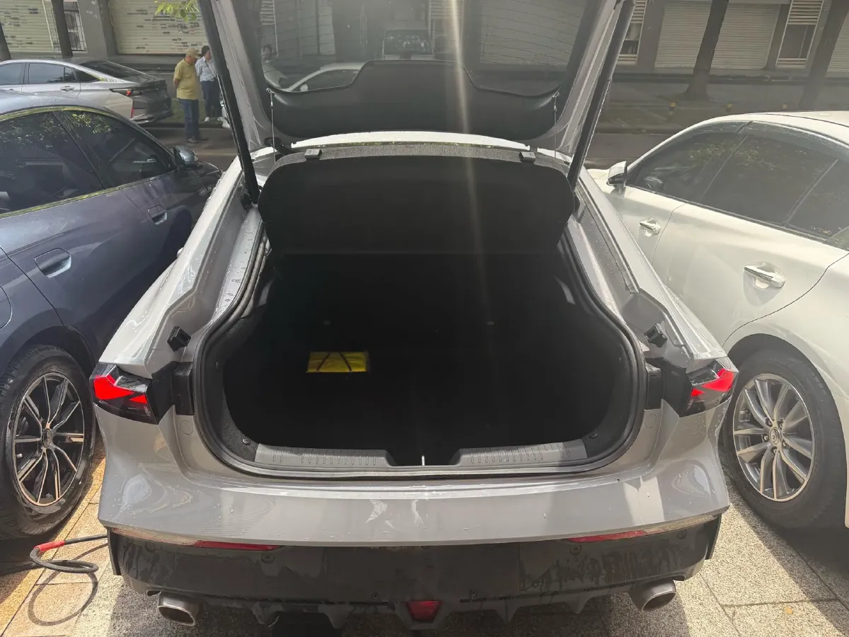 2022 ChangAn UNI-V 1.5T 188HP L4 7DCT,autocango,china used car exporter,china ev exporter,chinese used car exporter,chinese used ev exporter