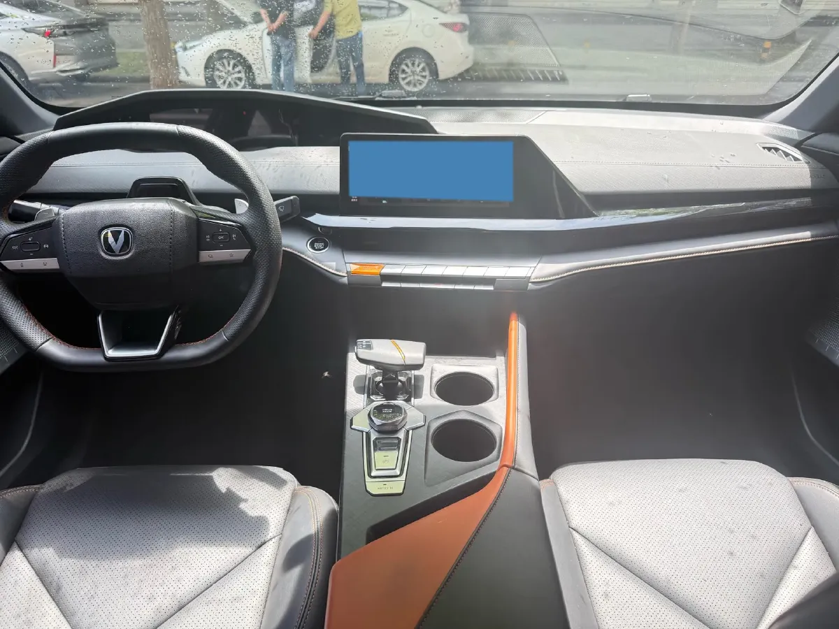 2022 ChangAn UNI-V 1.5T 188HP L4 7DCT,autocango,china used car exporter,china ev exporter,chinese used car exporter,chinese used ev exporter