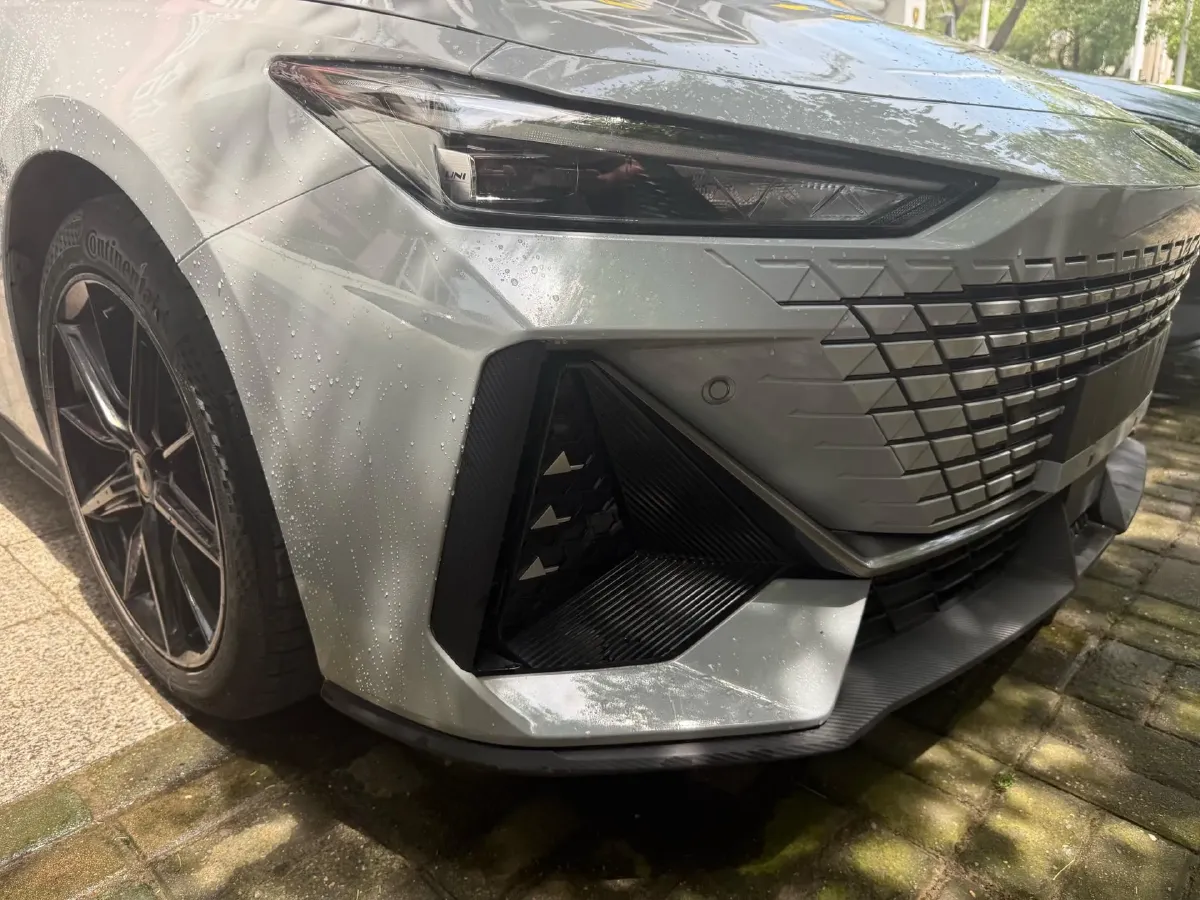 2022 ChangAn UNI-V 1.5T 188HP L4 7DCT,autocango,china used car exporter,china ev exporter,chinese used car exporter,chinese used ev exporter