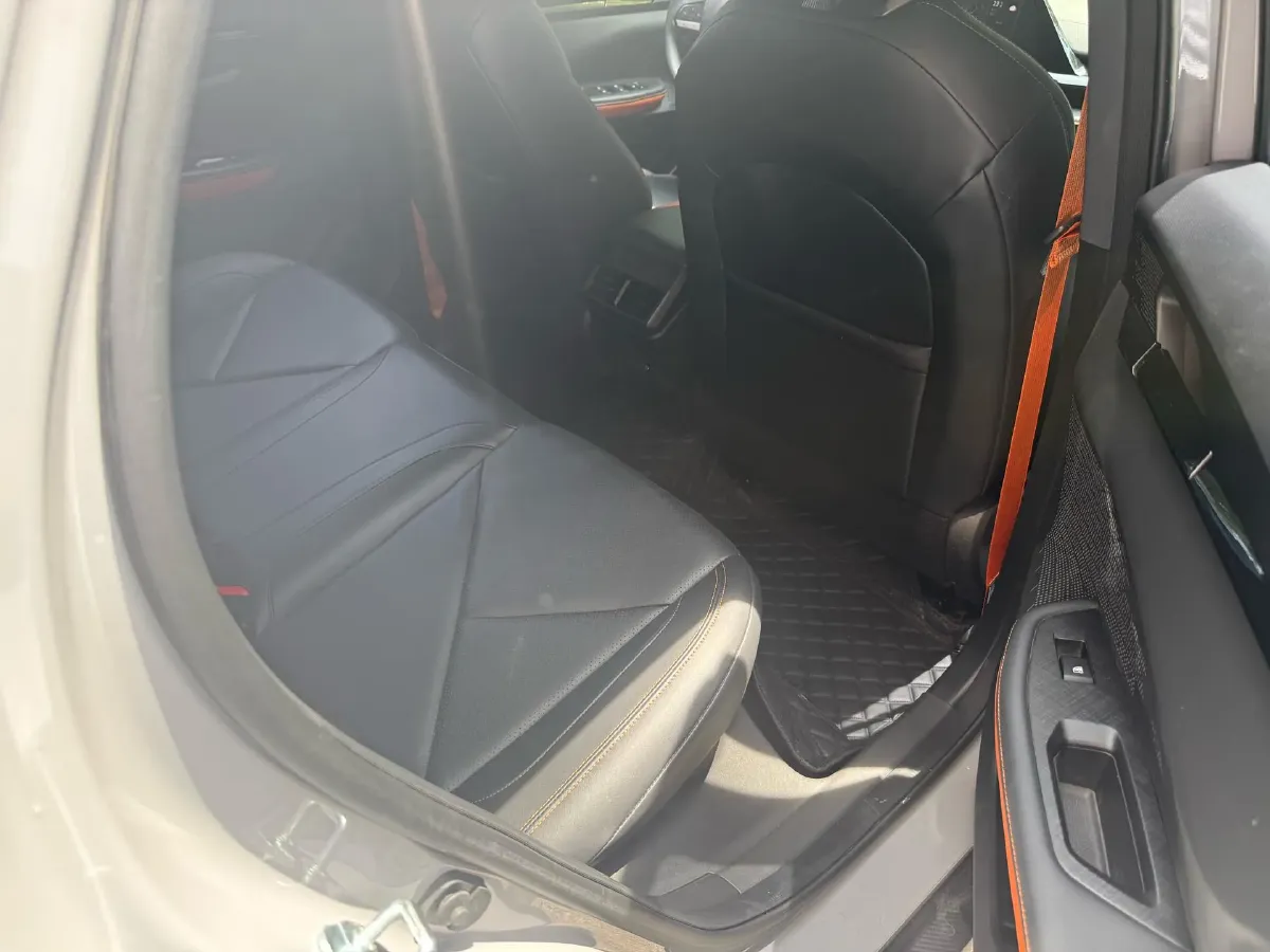 2022 ChangAn UNI-V 1.5T 188HP L4 7DCT,autocango,china used car exporter,china ev exporter,chinese used car exporter,chinese used ev exporter