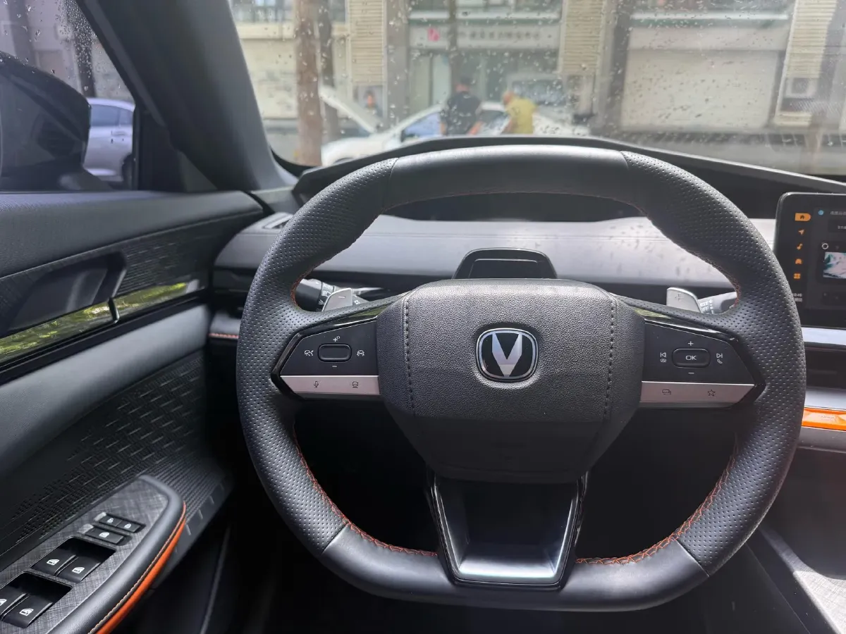 2022 ChangAn UNI-V 1.5T 188HP L4 7DCT,autocango,china used car exporter,china ev exporter,chinese used car exporter,chinese used ev exporter