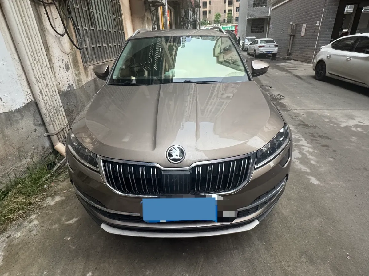 2021 Skoda Karoq 1.4T 150HP L4 7DCT,autocango,china used car exporter,china ev exporter,chinese used car exporter,chinese used ev exporter