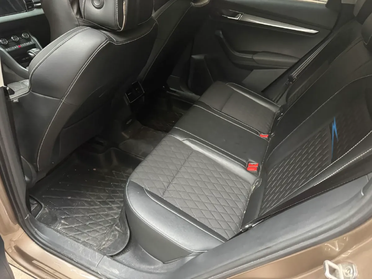 2021 Skoda Karoq 1.4T 150HP L4 7DCT,autocango,china used car exporter,china ev exporter,chinese used car exporter,chinese used ev exporter