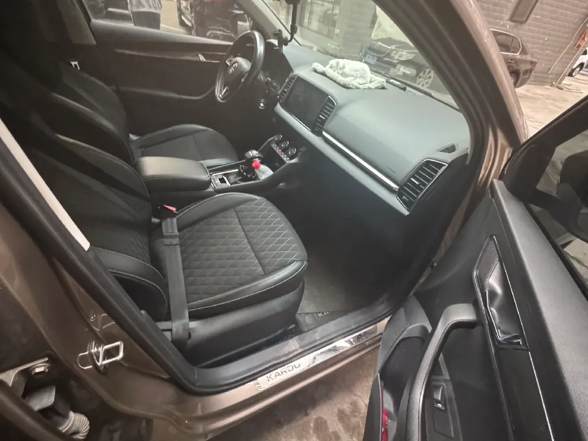 2021 Skoda Karoq 1.4T 150HP L4 7DCT,autocango,china used car exporter,china ev exporter,chinese used car exporter,chinese used ev exporter