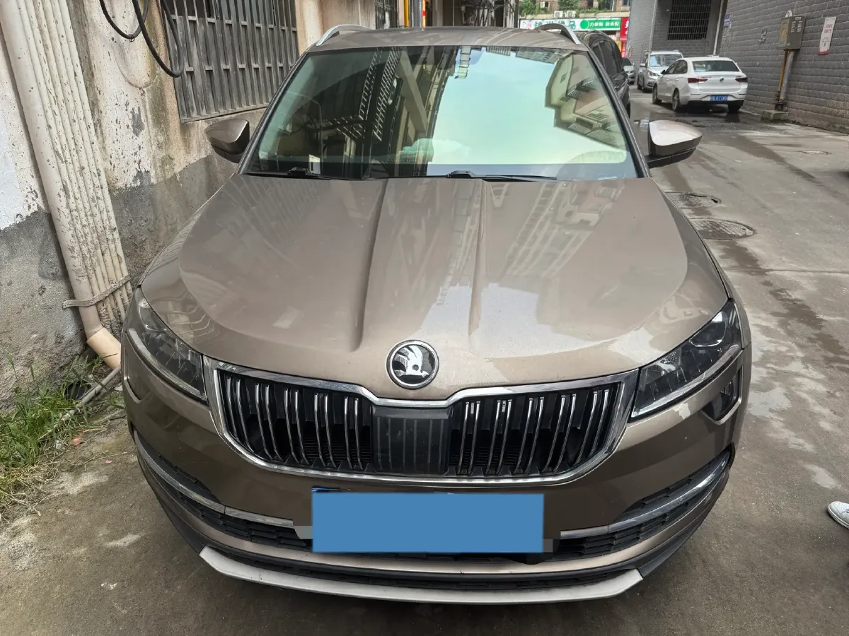 2021 Skoda Karoq 1.4T 150HP L4 7DCT,autocango,china used car exporter,china ev exporter,chinese used car exporter,chinese used ev exporter