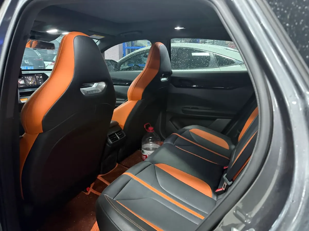 2024 ChangAn UNI-V 1.5T 188HP L4 7DCT,autocango,china used car exporter,china ev exporter,chinese used car exporter,chinese used ev exporter
