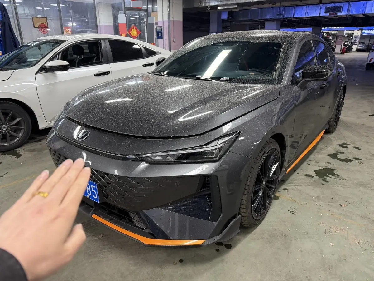 2024 ChangAn UNI-V 1.5T 188HP L4 7DCT,autocango,china used car exporter,china ev exporter,chinese used car exporter,chinese used ev exporter