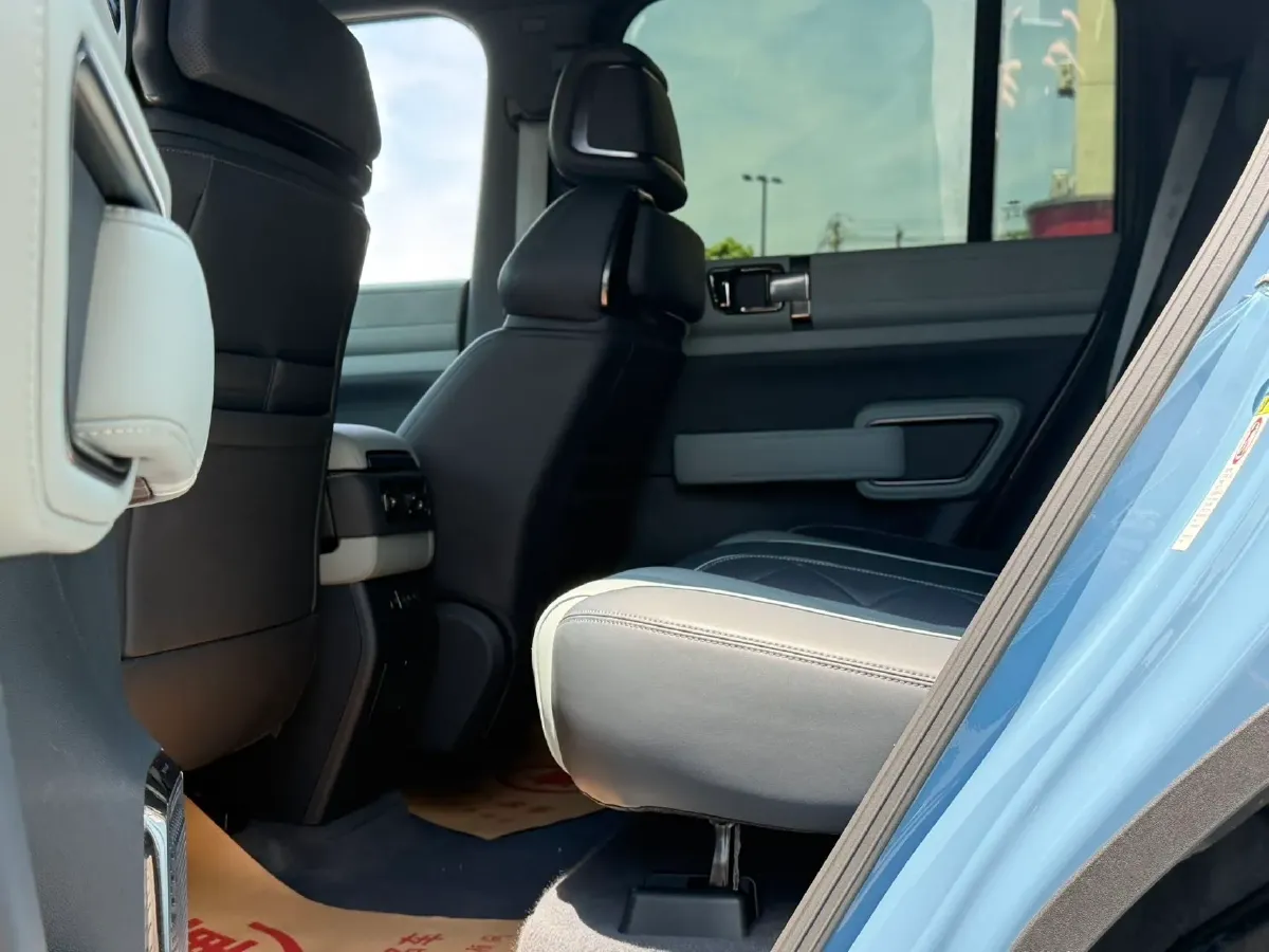 2024 FangChengBao Bao 5 1.5T 194HP L4 E-CVT PHEV 31.8KWH,autocango,china used car exporter,china ev exporter,chinese used car exporter,chinese used ev exporter