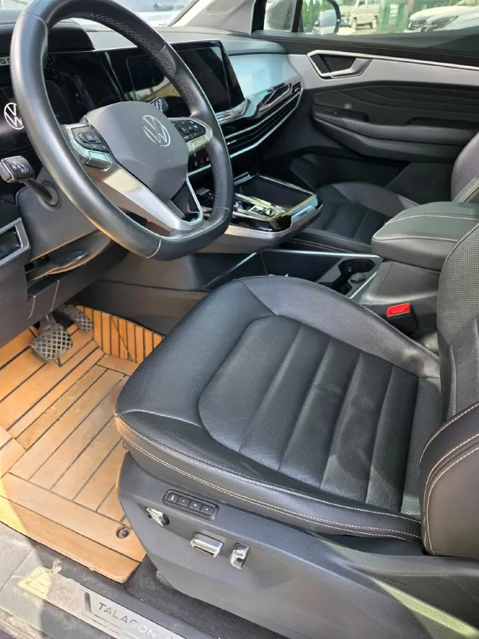 2021 Volkswagen Talagon 2.0T 220HP L4 7DCT,autocango,china used car exporter,china ev exporter,chinese used car exporter,chinese used ev exporter