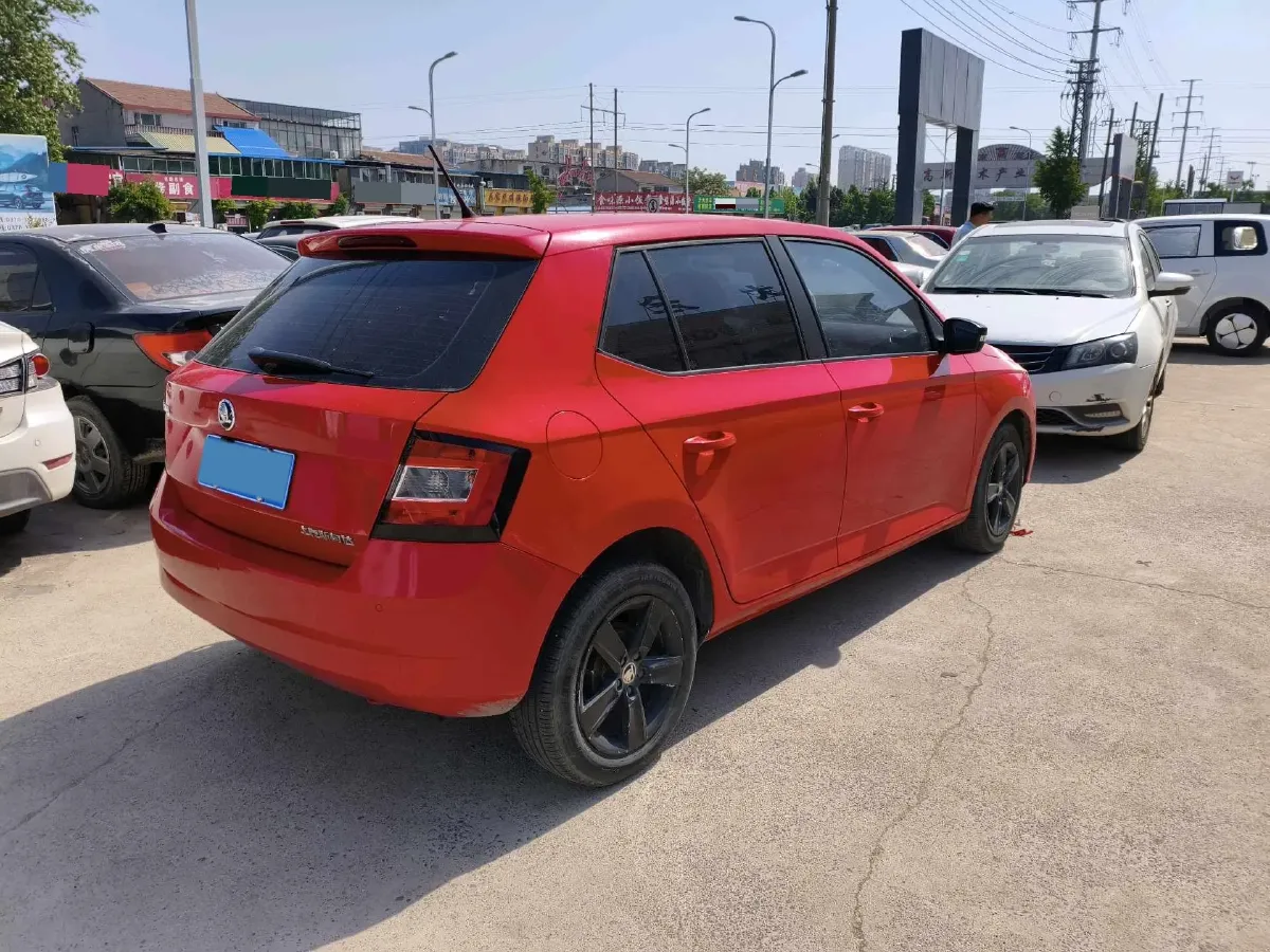 2017 Skoda Fabia 1.4L 90HP L4 6AT,autocango,china used car exporter,china ev exporter,chinese used car exporter,chinese used ev exporter