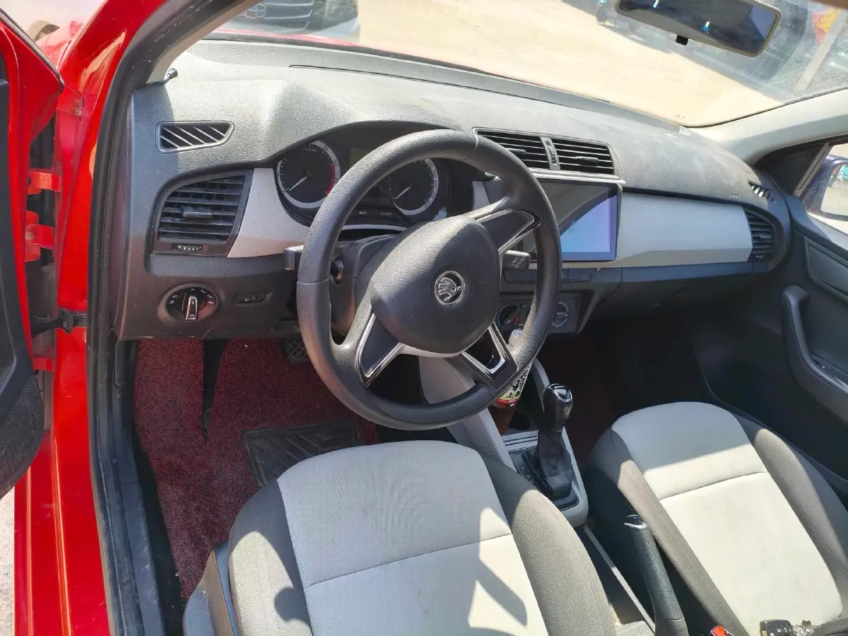 2017 Skoda Fabia 1.4L 90HP L4 6AT,autocango,china used car exporter,china ev exporter,chinese used car exporter,chinese used ev exporter