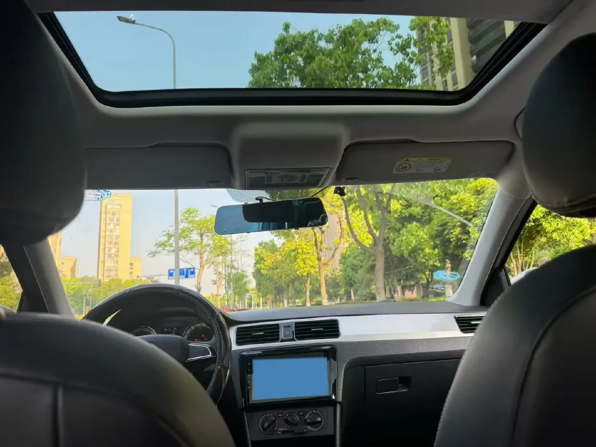 2019 SWM G01 1.5T 156HP L4 6AT,autocango,china used car exporter,china ev exporter,chinese used car exporter,chinese used ev exporter