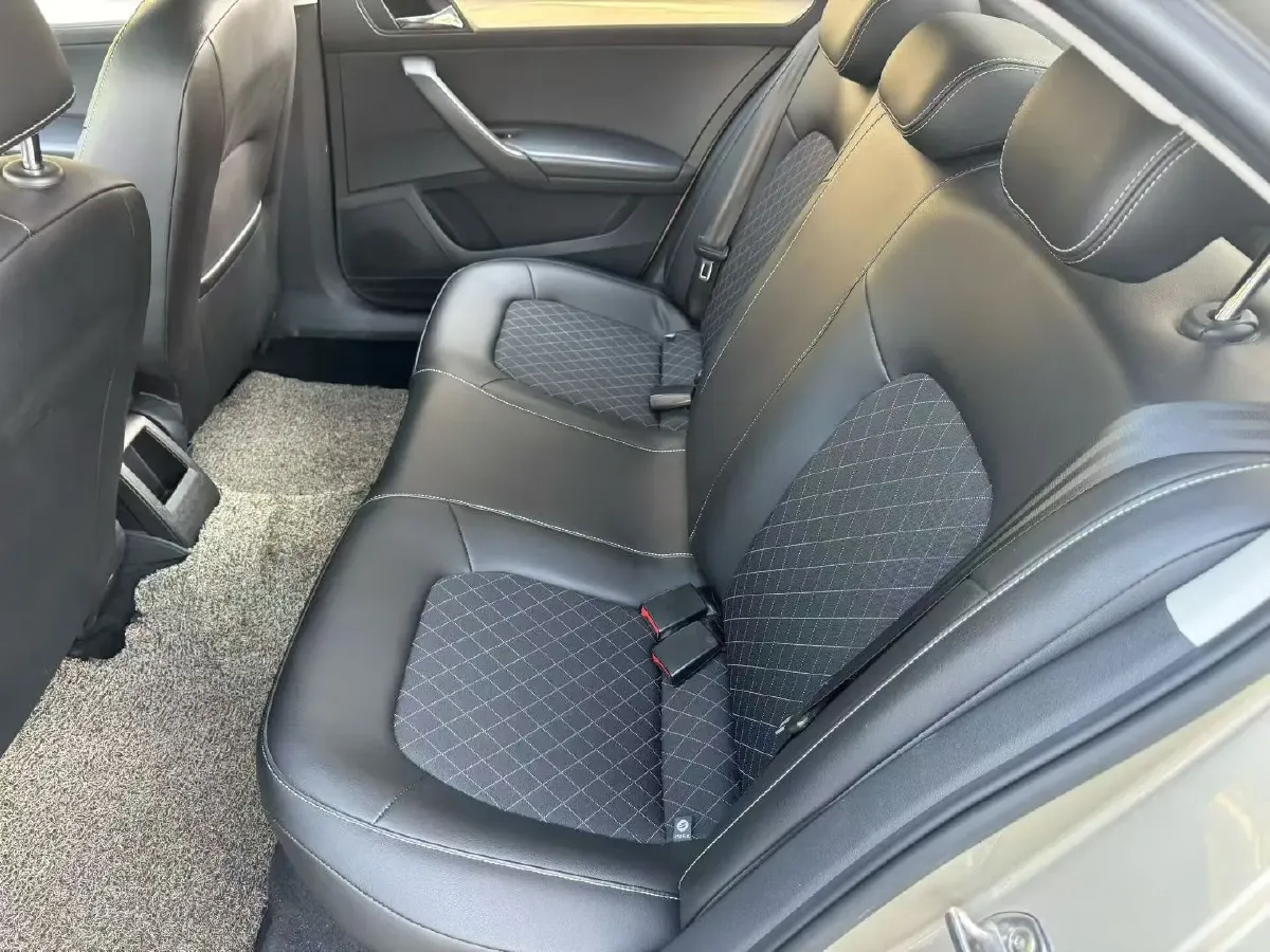2019 SWM G01 1.5T 156HP L4 6AT,autocango,china used car exporter,china ev exporter,chinese used car exporter,chinese used ev exporter