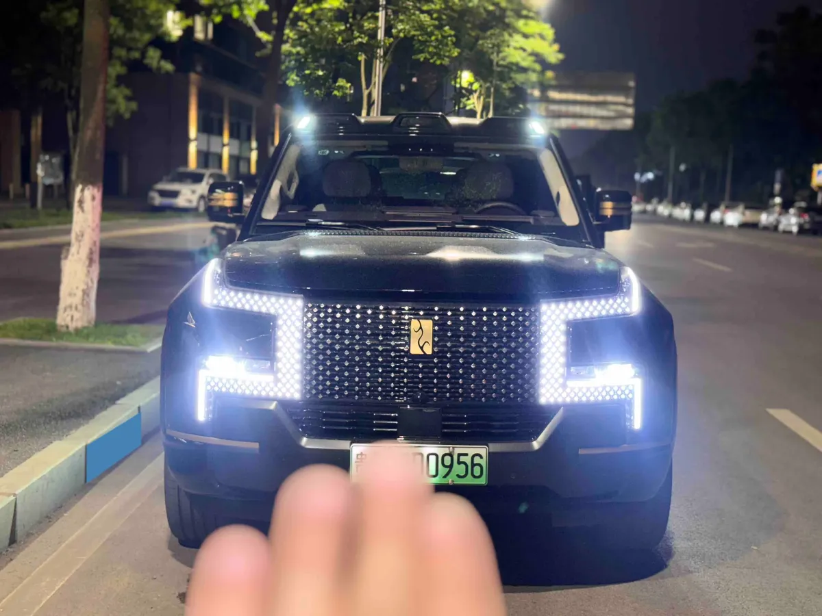 2025 YangWang U8 L REEV 272HP REEV,autocango,china used car exporter,china ev exporter,chinese used car exporter,chinese used ev exporter