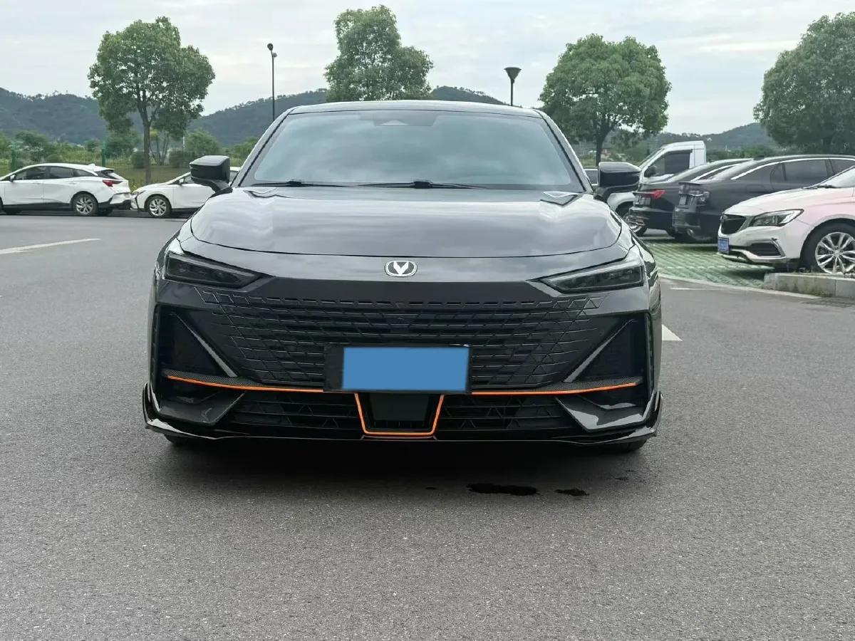 2023 ChangAn UNI-V 1.5T 188HP L4 7DCT,autocango,china used car exporter,china ev exporter,chinese used car exporter,chinese used ev exporter