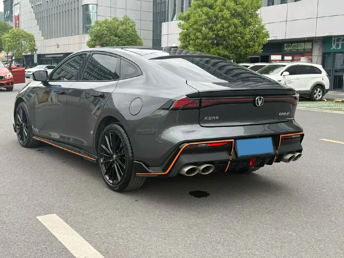 2023 ChangAn UNI-V 1.5T 188HP L4 7DCT,autocango,china used car exporter,china ev exporter,chinese used car exporter,chinese used ev exporter