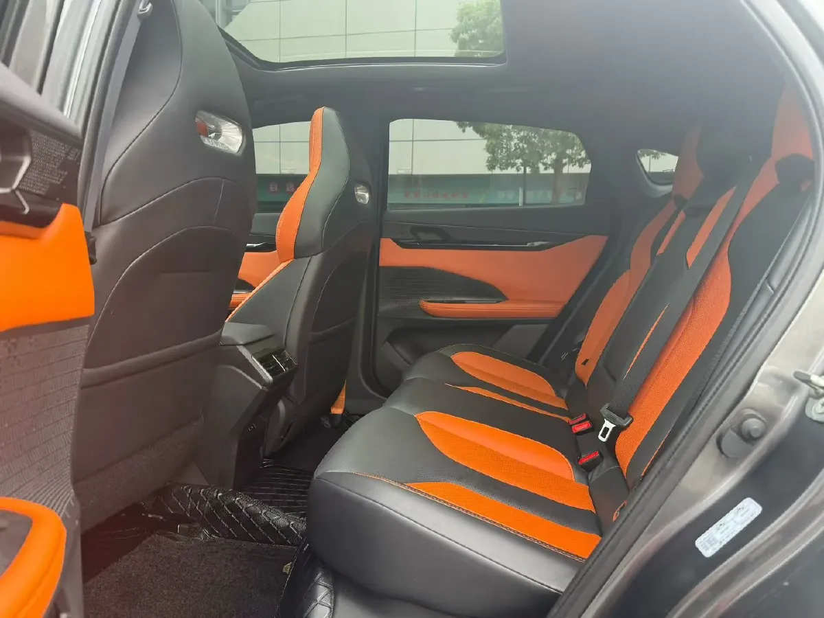 2023 ChangAn UNI-V 1.5T 188HP L4 7DCT,autocango,china used car exporter,china ev exporter,chinese used car exporter,chinese used ev exporter