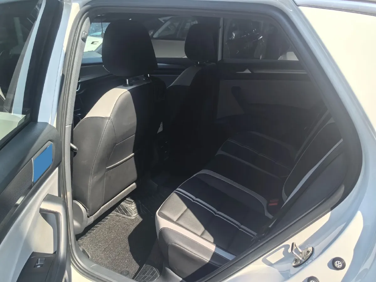 2024 Volkswagen T-Roc 1.5T 160HP L4 7DCT,autocango,china used car exporter,china ev exporter,chinese used car exporter,chinese used ev exporter
