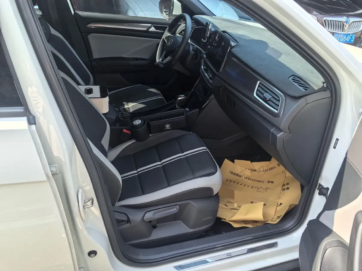 2024 Volkswagen T-Roc 1.5T 160HP L4 7DCT,autocango,china used car exporter,china ev exporter,chinese used car exporter,chinese used ev exporter