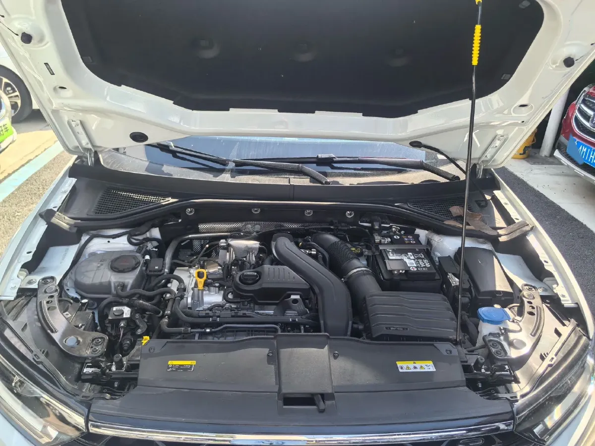 2024 Volkswagen T-Roc 1.5T 160HP L4 7DCT,autocango,china used car exporter,china ev exporter,chinese used car exporter,chinese used ev exporter