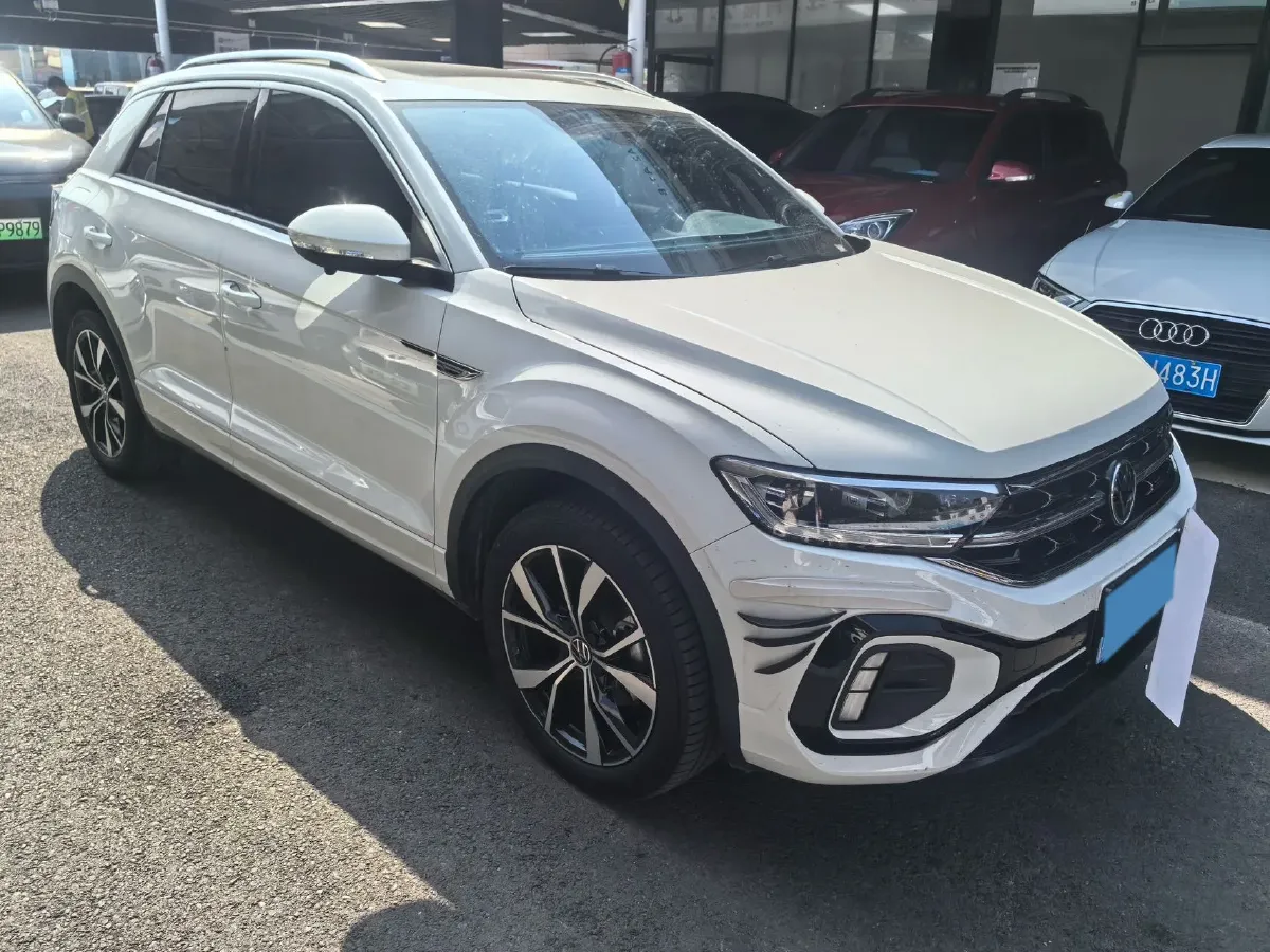 2024 Volkswagen T-Roc 1.5T 160HP L4 7DCT,autocango,china used car exporter,china ev exporter,chinese used car exporter,chinese used ev exporter