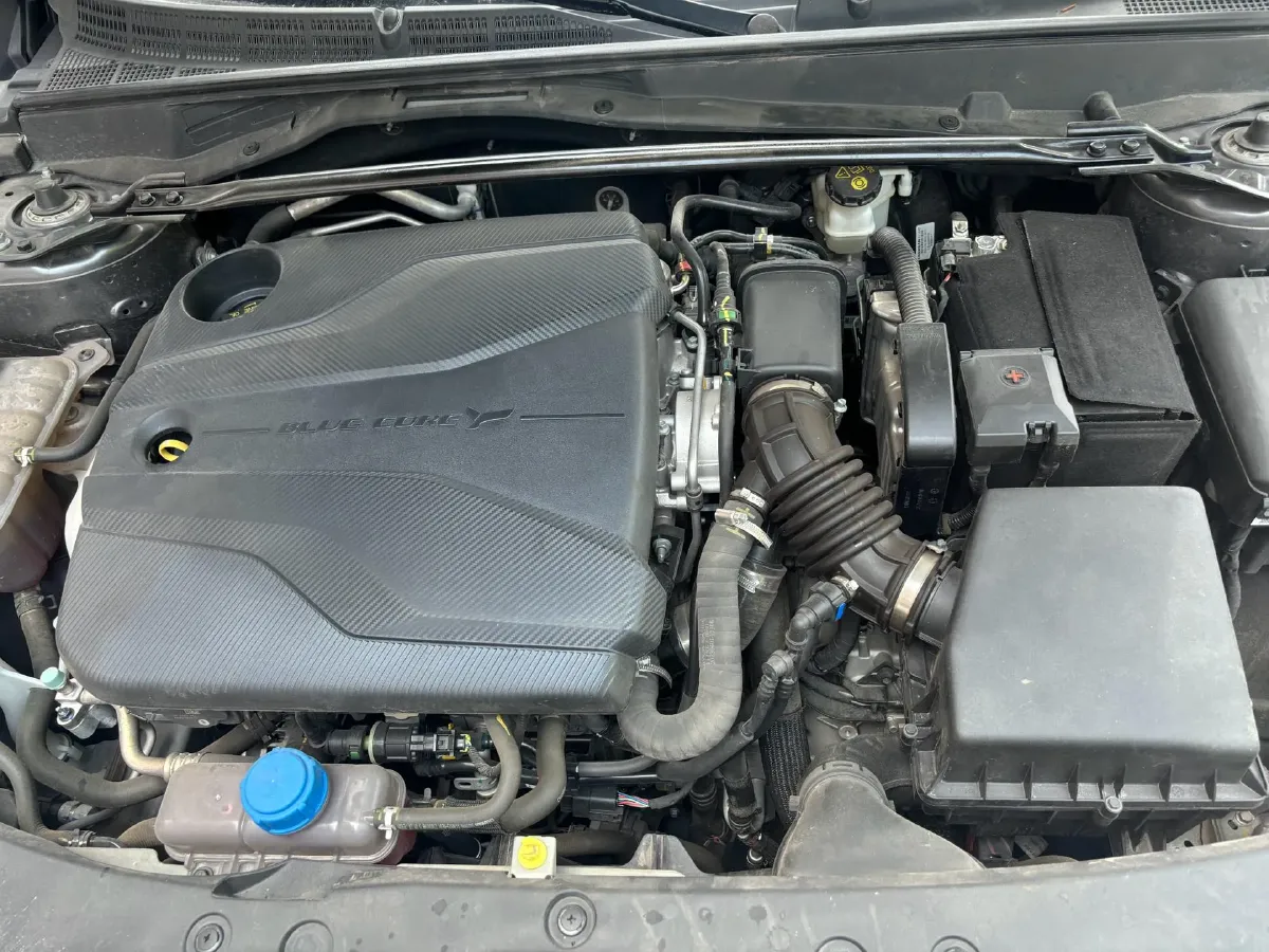 2023 ChangAn UNI-V 1.5T 188HP L4 7DCT,autocango,china used car exporter,china ev exporter,chinese used car exporter,chinese used ev exporter