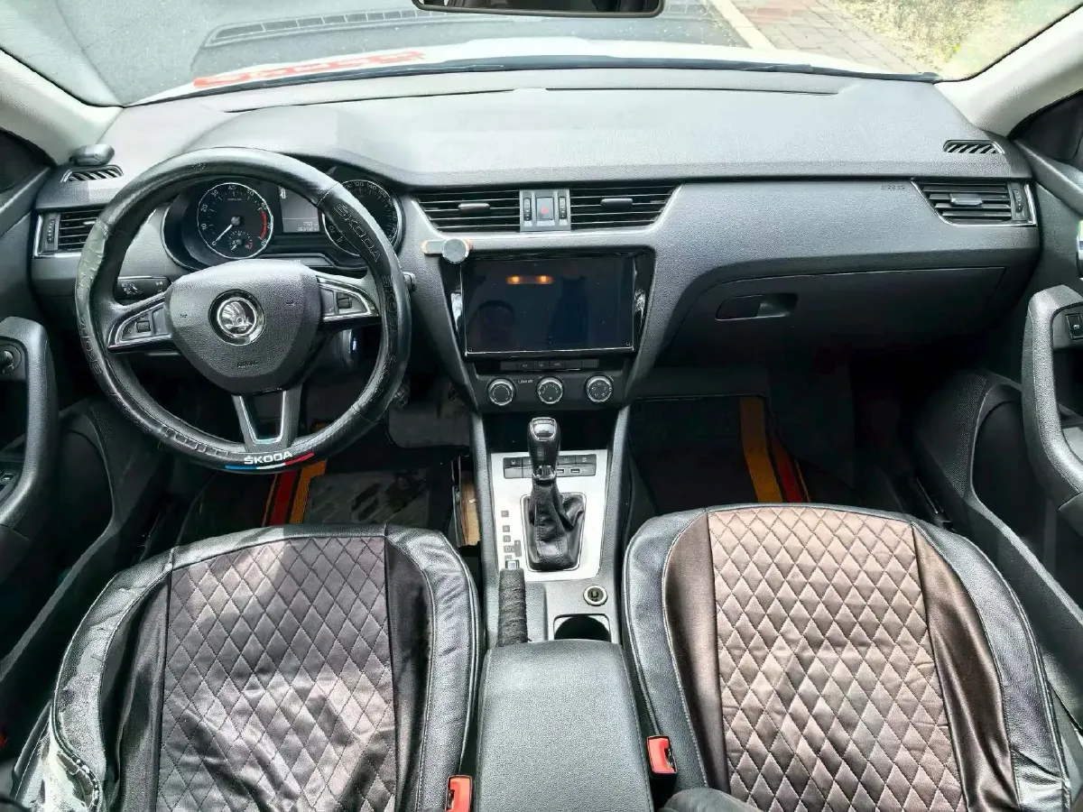 2019 Skoda Octavia 1.5L 116HP L4 6AT,autocango,china used car exporter,china ev exporter,chinese used car exporter,chinese used ev exporter