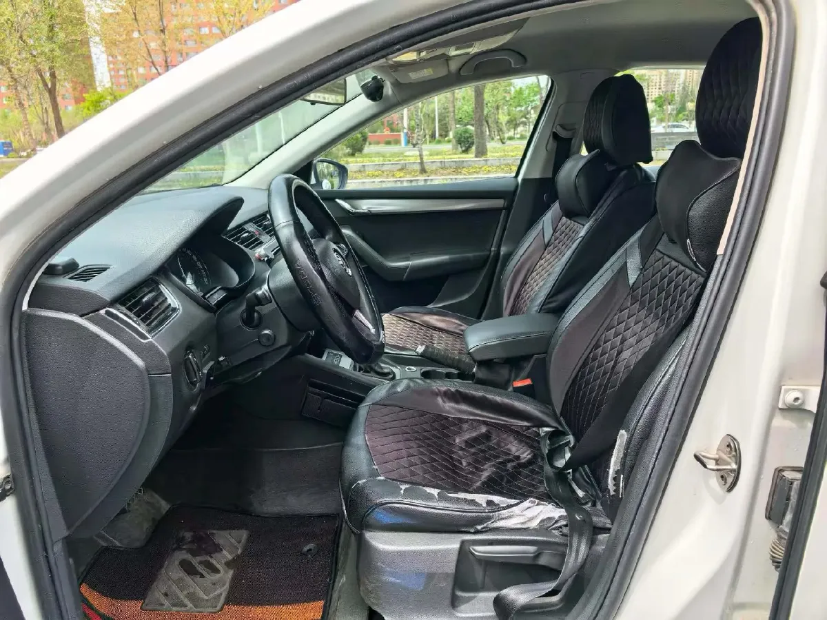 2019 Skoda Octavia 1.5L 116HP L4 6AT,autocango,china used car exporter,china ev exporter,chinese used car exporter,chinese used ev exporter