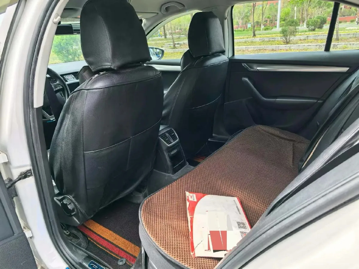 2019 Skoda Octavia 1.5L 116HP L4 6AT,autocango,china used car exporter,china ev exporter,chinese used car exporter,chinese used ev exporter