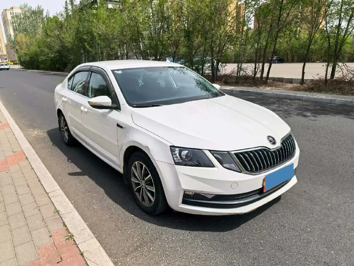 2019 Skoda Octavia 1.5L 116HP L4 6AT,autocango,china used car exporter,china ev exporter,chinese used car exporter,chinese used ev exporter