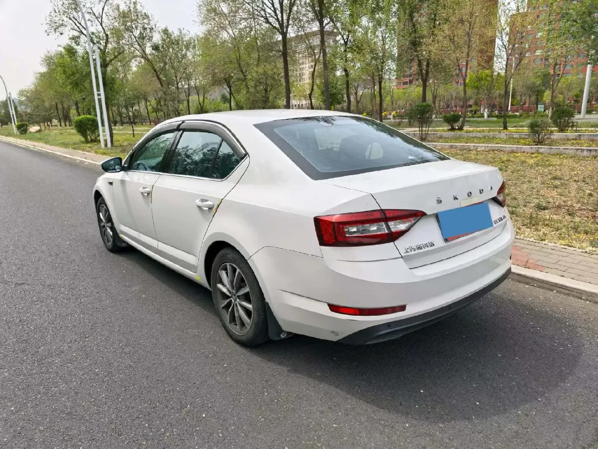 2019 Skoda Octavia 1.5L 116HP L4 6AT,autocango,china used car exporter,china ev exporter,chinese used car exporter,chinese used ev exporter