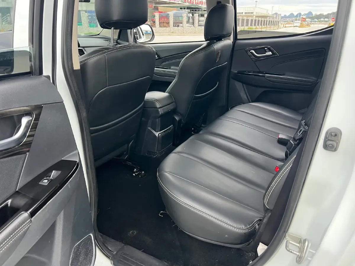 2020 Isuzu LingTuo 2.5T 150HP L4 6MT,autocango,china used car exporter,china ev exporter,chinese used car exporter,chinese used ev exporter
