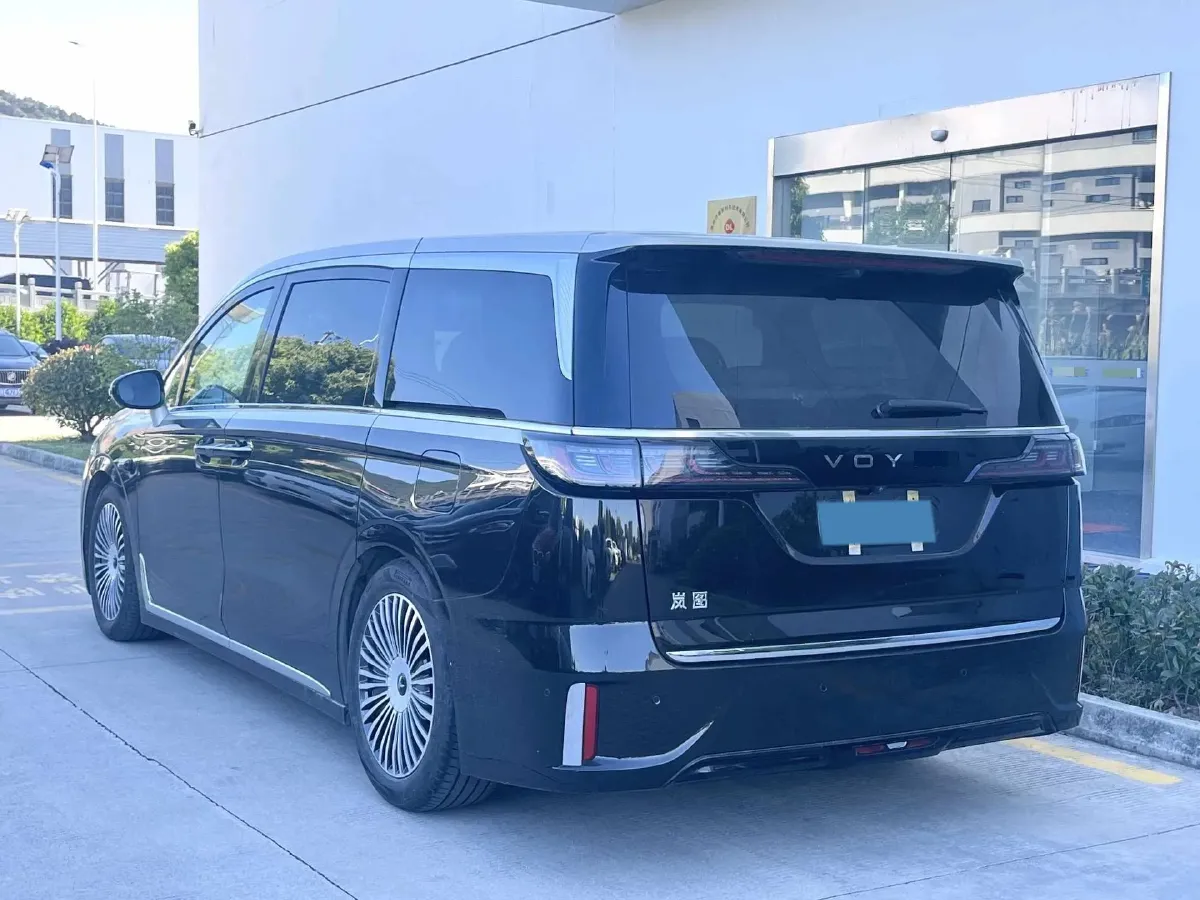 2025 Voyah Dream 1.5T 150HP L4 PHEV 41.7KWH,autocango,china used car exporter,china ev exporter,chinese used car exporter,chinese used ev exporter