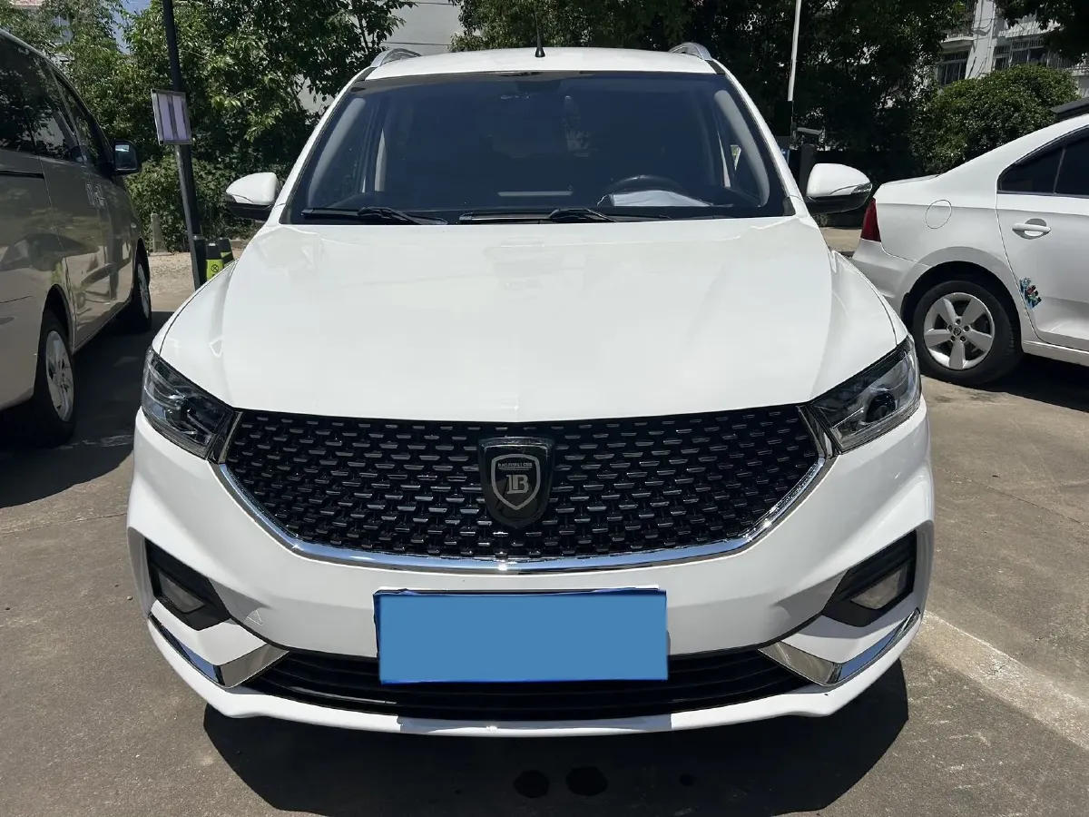 2019 BaoJun 360 1.5L 99HP L4 6MT,autocango,china used car exporter,china ev exporter,chinese used car exporter,chinese used ev exporter