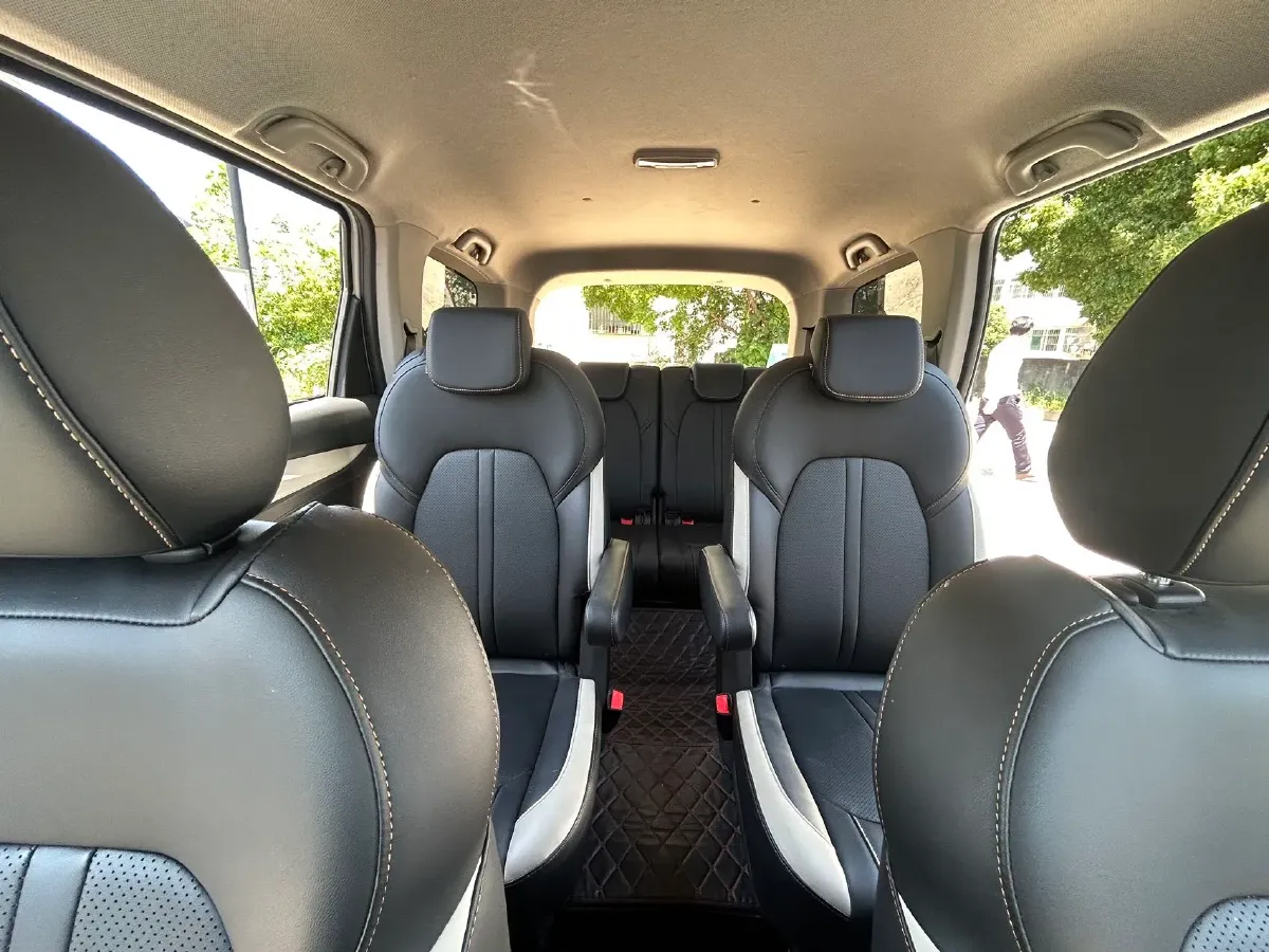 2019 BaoJun 360 1.5L 99HP L4 6MT,autocango,china used car exporter,china ev exporter,chinese used car exporter,chinese used ev exporter
