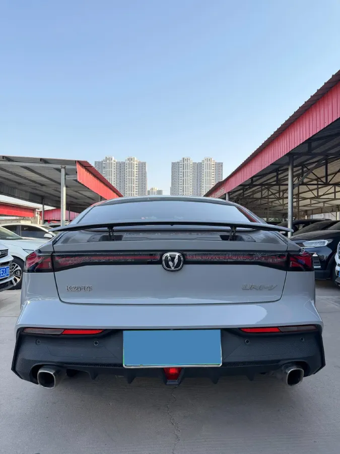 2022 ChangAn UNI-V 1.5T 188HP L4 7DCT,autocango,china used car exporter,china ev exporter,chinese used car exporter,chinese used ev exporter
