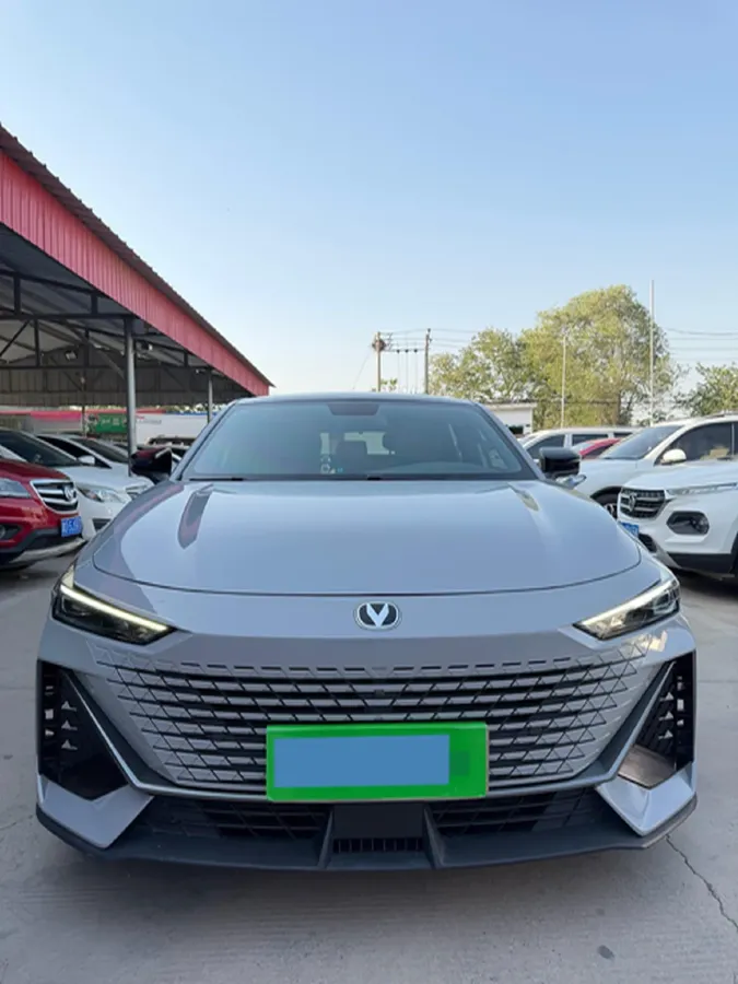 2022 ChangAn UNI-V 1.5T 188HP L4 7DCT,autocango,china used car exporter,china ev exporter,chinese used car exporter,chinese used ev exporter