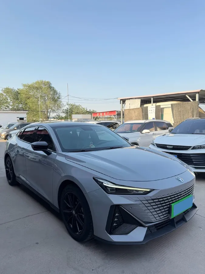 2022 ChangAn UNI-V 1.5T 188HP L4 7DCT,autocango,china used car exporter,china ev exporter,chinese used car exporter,chinese used ev exporter