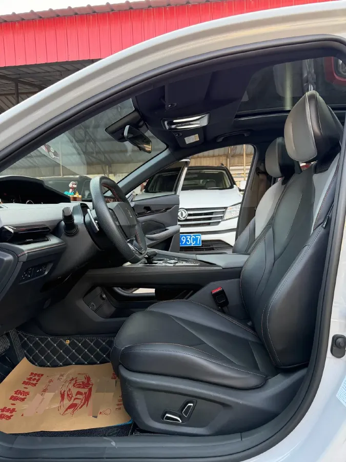 2022 ChangAn UNI-V 1.5T 188HP L4 7DCT,autocango,china used car exporter,china ev exporter,chinese used car exporter,chinese used ev exporter