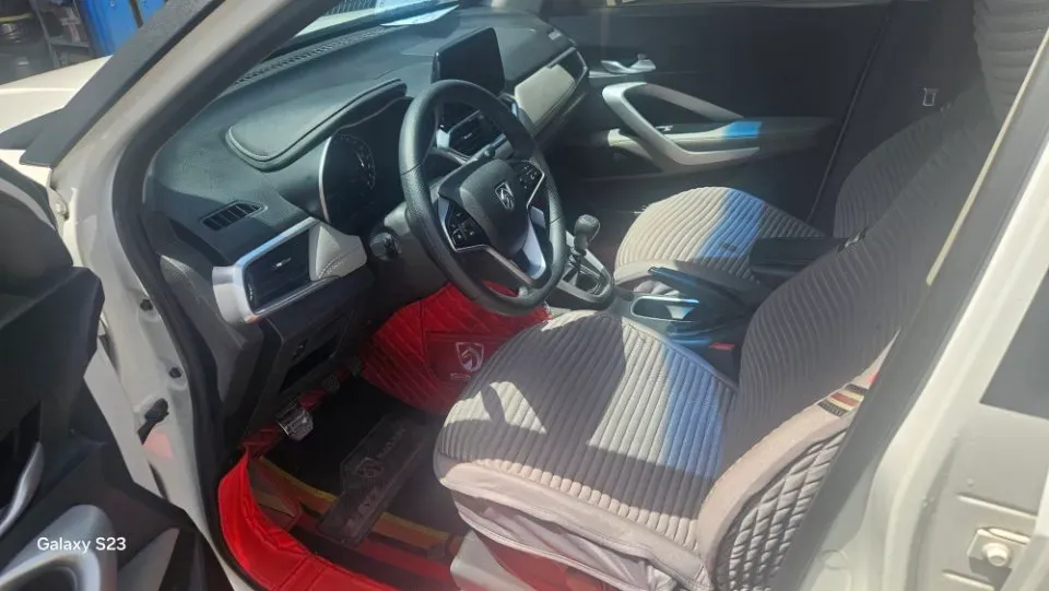 2017 BaoJun 310W 1.5L 105HP L4 6MT,autocango,china used car exporter,china ev exporter,chinese used car exporter,chinese used ev exporter